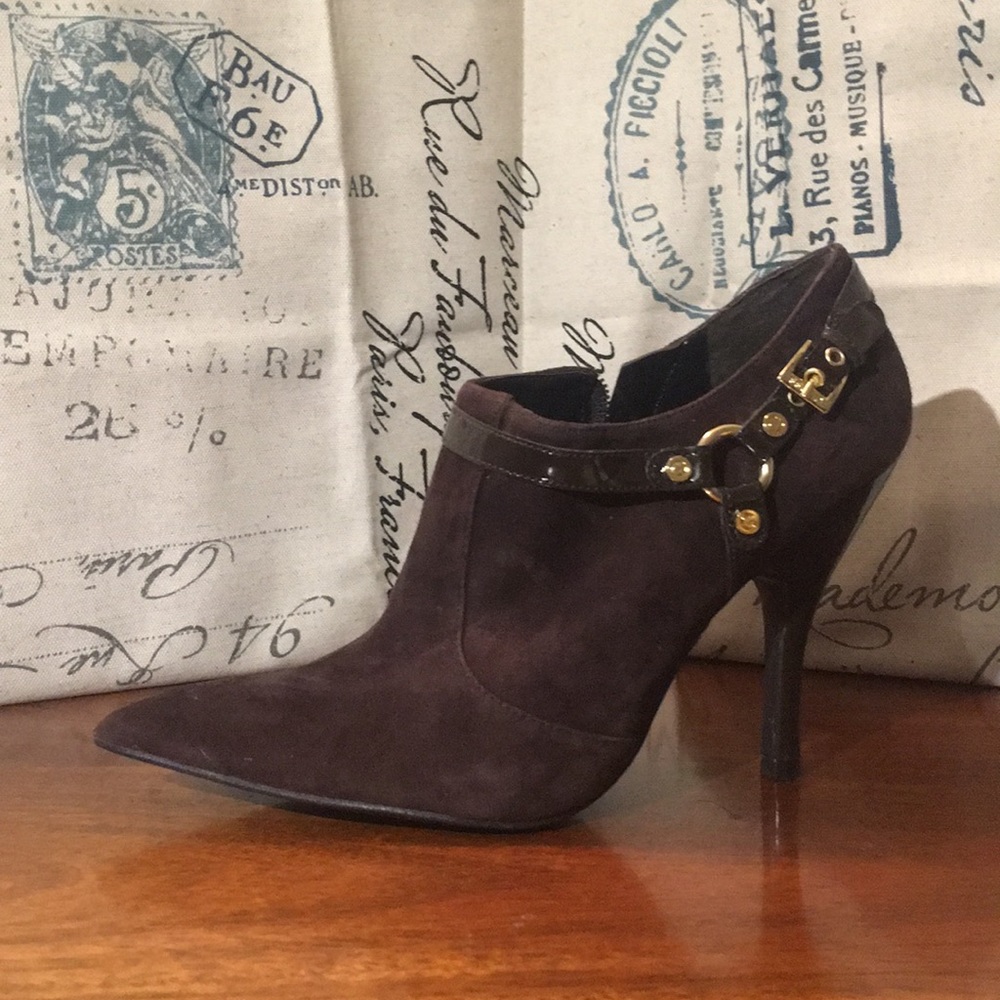 Never worn Guess Brown ankle boots